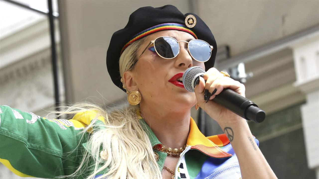 Lady Gaga ha recibido críticas e insultos de los seguidores de Irina Shayk