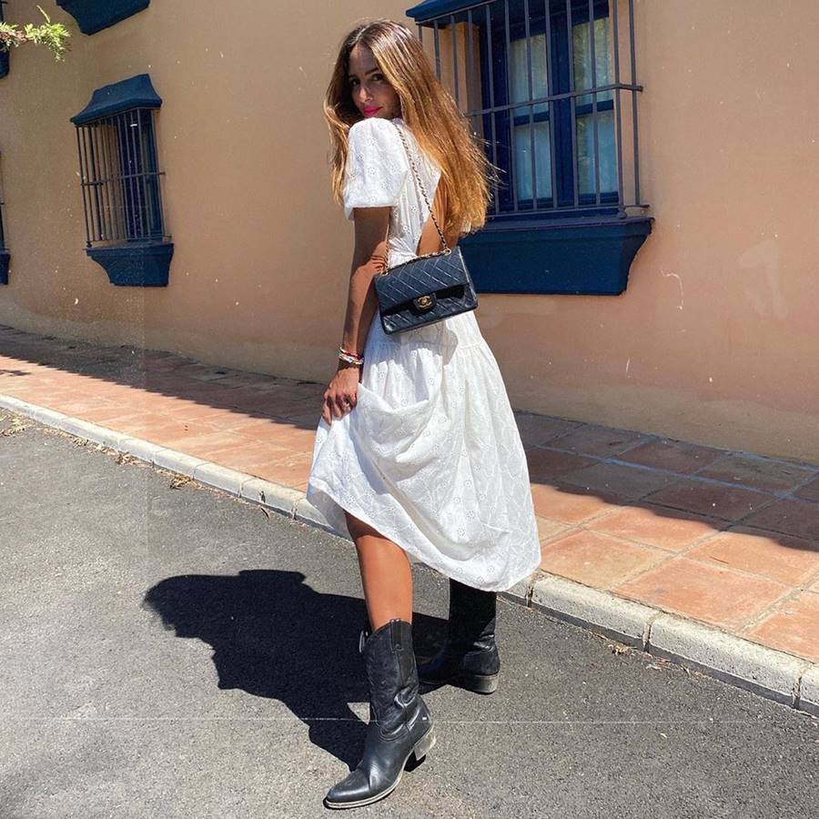 Rocío Osorno vestido midi romántico con botas