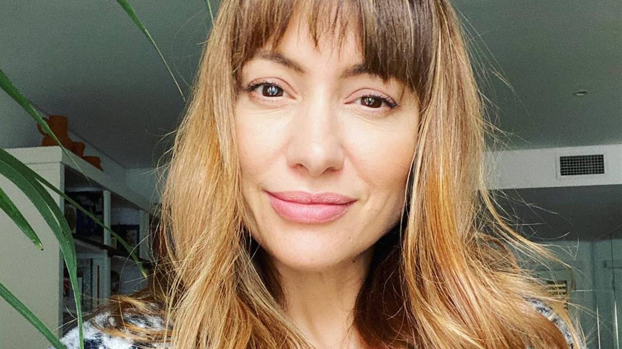 Rubio beige y mechas caramelo: Natalia Verbeke rejuvenece con el color de pelo de la primavera