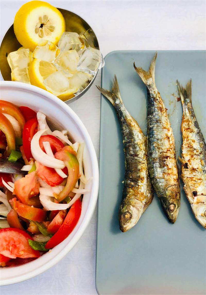 dieta saludable pescado azul sardinas