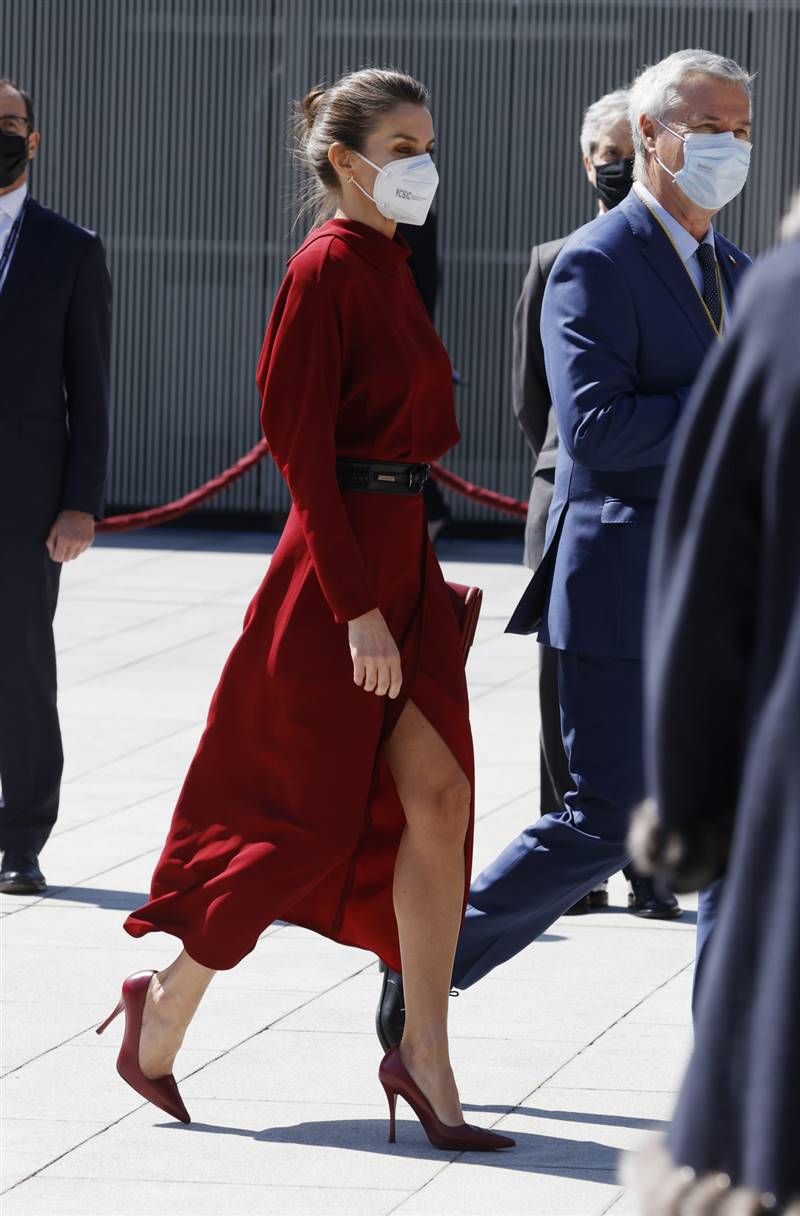 Reina Letizia vestido rojo Massimo Dutti