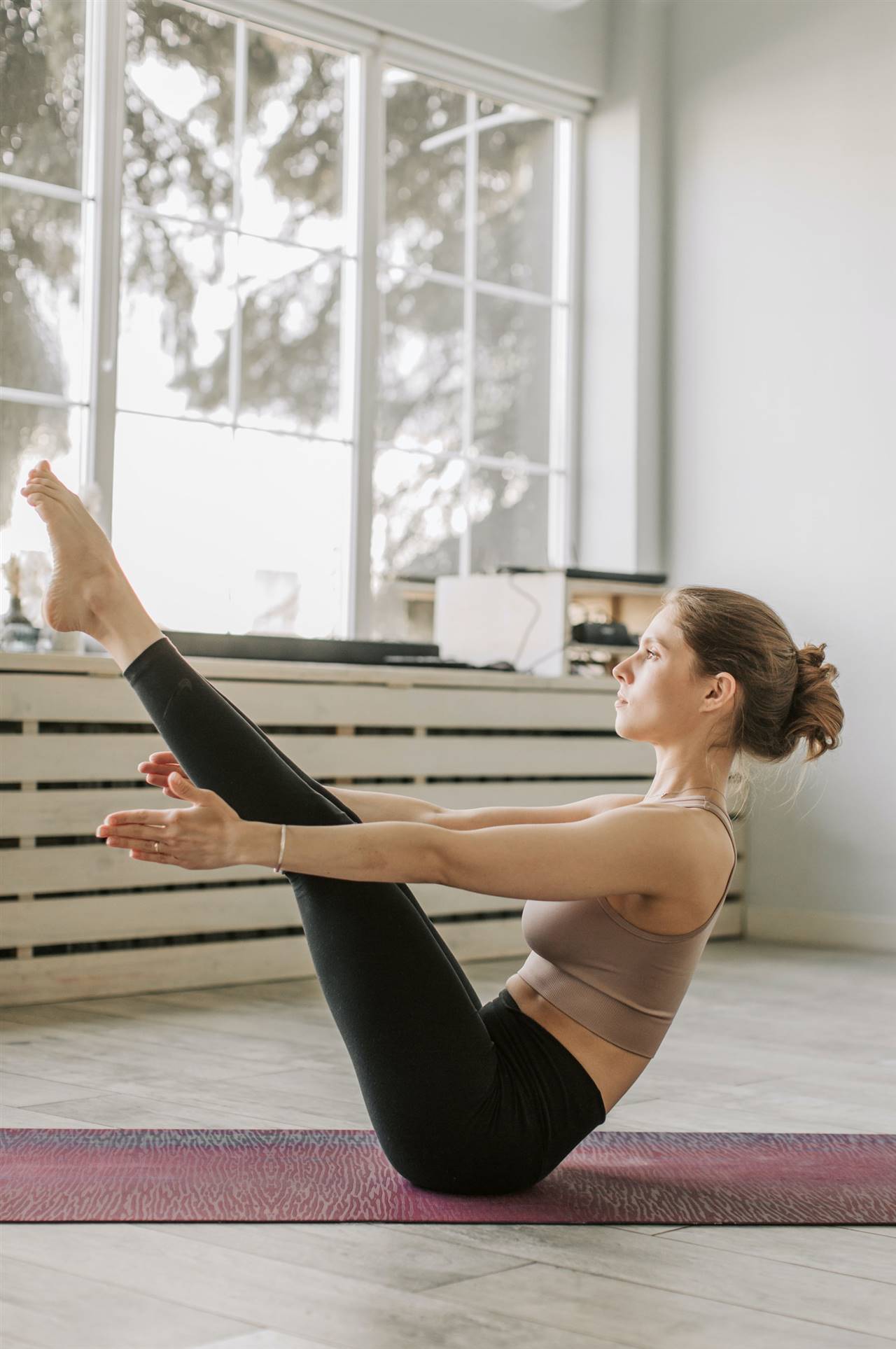 Mejora tu flexibilidad realizando estos ejercicios de pilates en