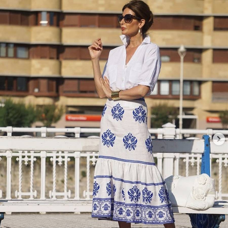 La falda midi bordada de Zara que han hecho viral las instagramers de más de 50