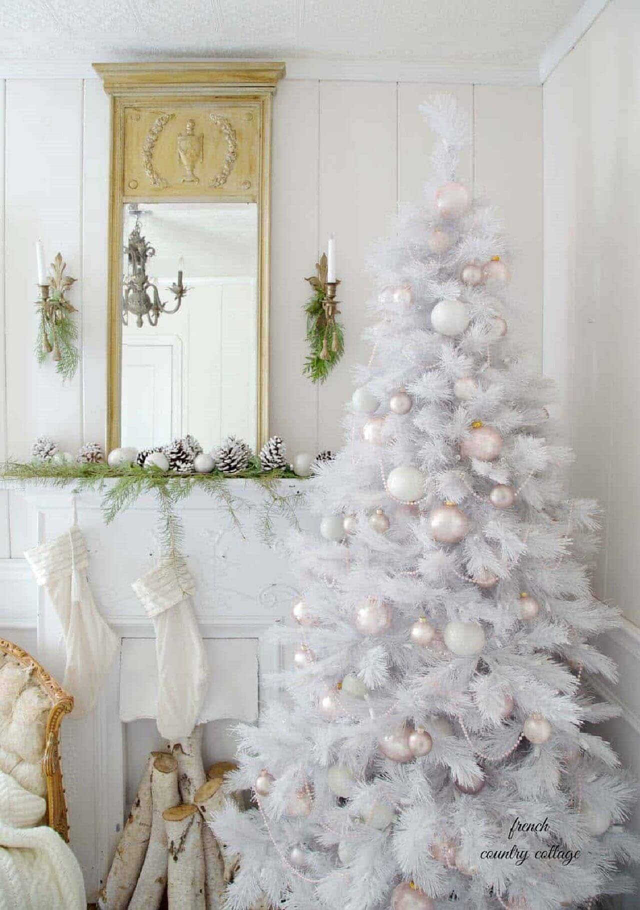 Árbol de Navidad decorado blanco