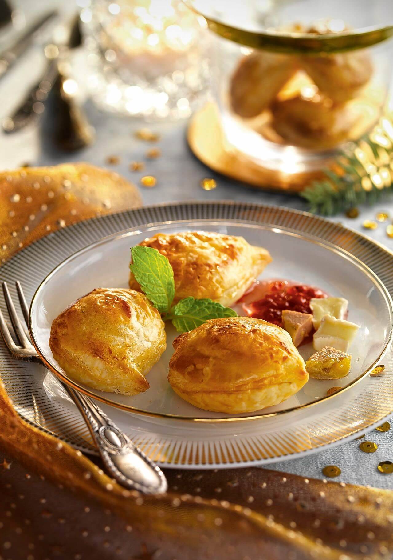 Recetas navideñas: hojaldritos de queso brie, foie y mermelada de tomate