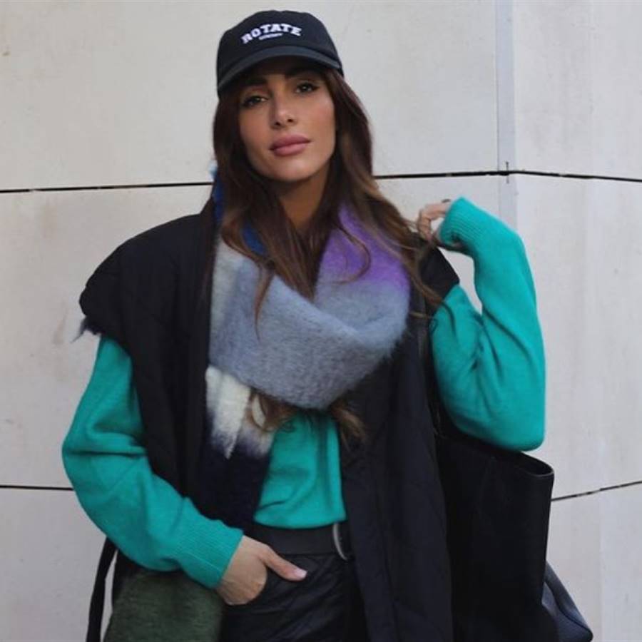 Rocío Osorno tiene la fórmula 100% rejuvenecedora para llevar el chaleco acolchado largo de moda