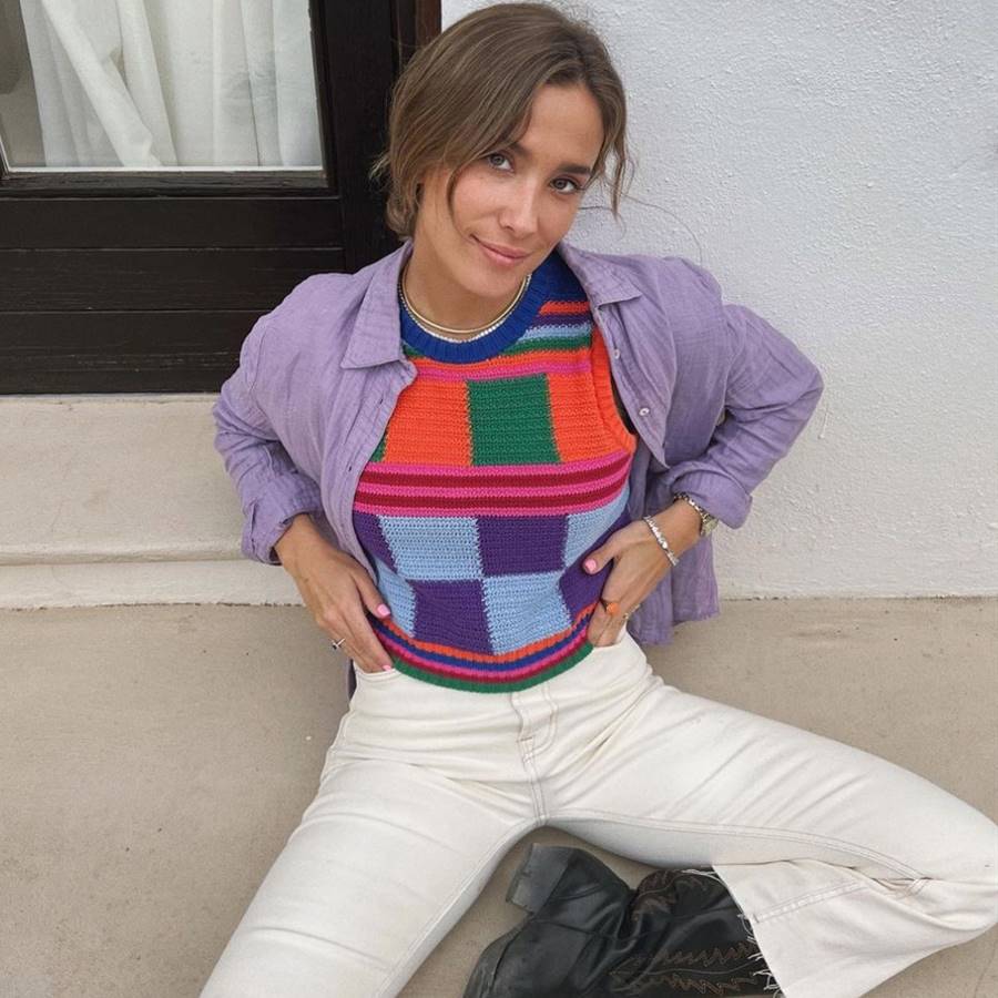 María Pombo lo peta con un chaleco de punto de Zara que actualizará TODOS sus básicos esta primavera