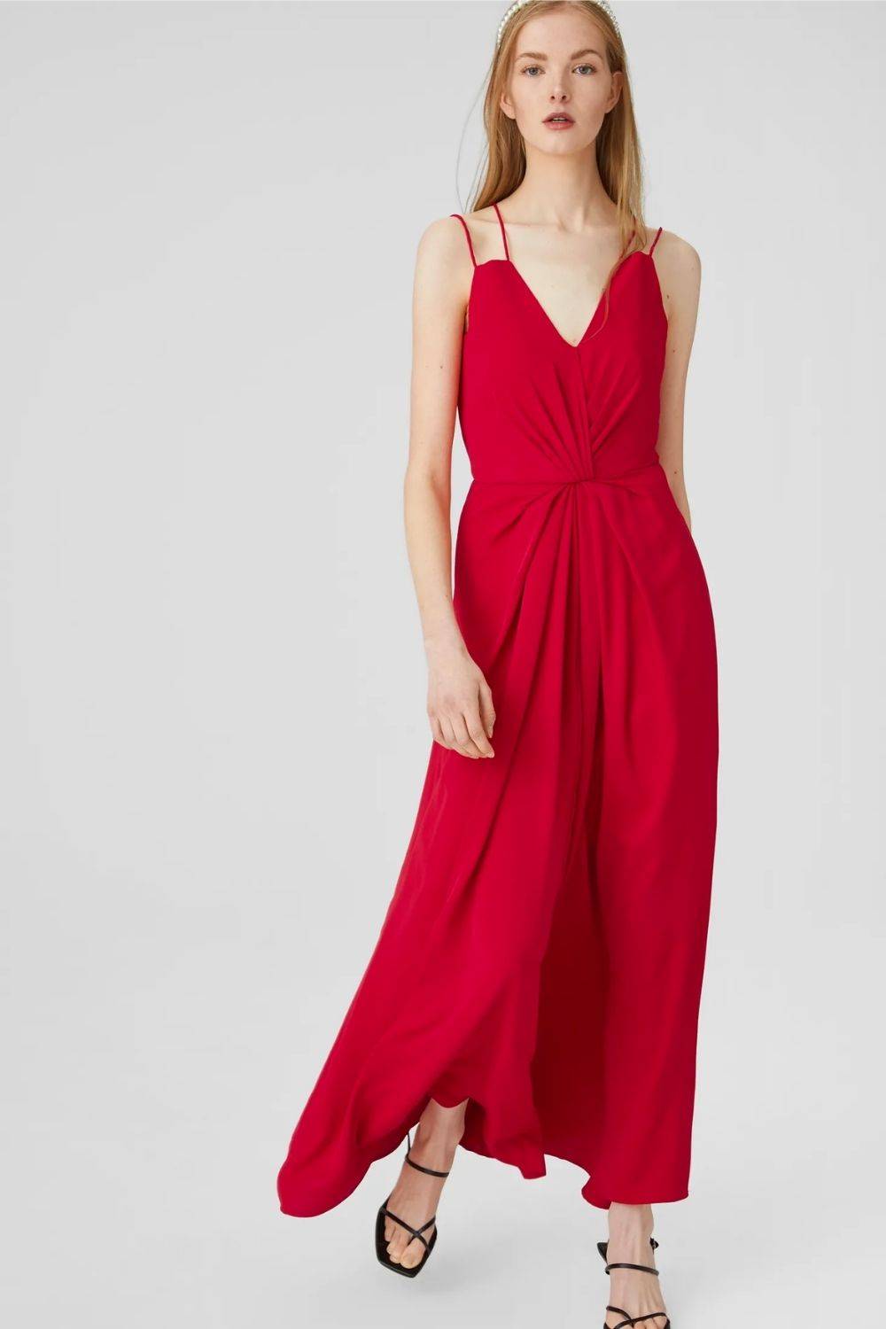 Vestido de invitada en color rojo