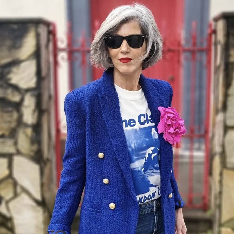 La forma más moderna de llevar el blazer azul más bonito de Zara según las influencers de 50