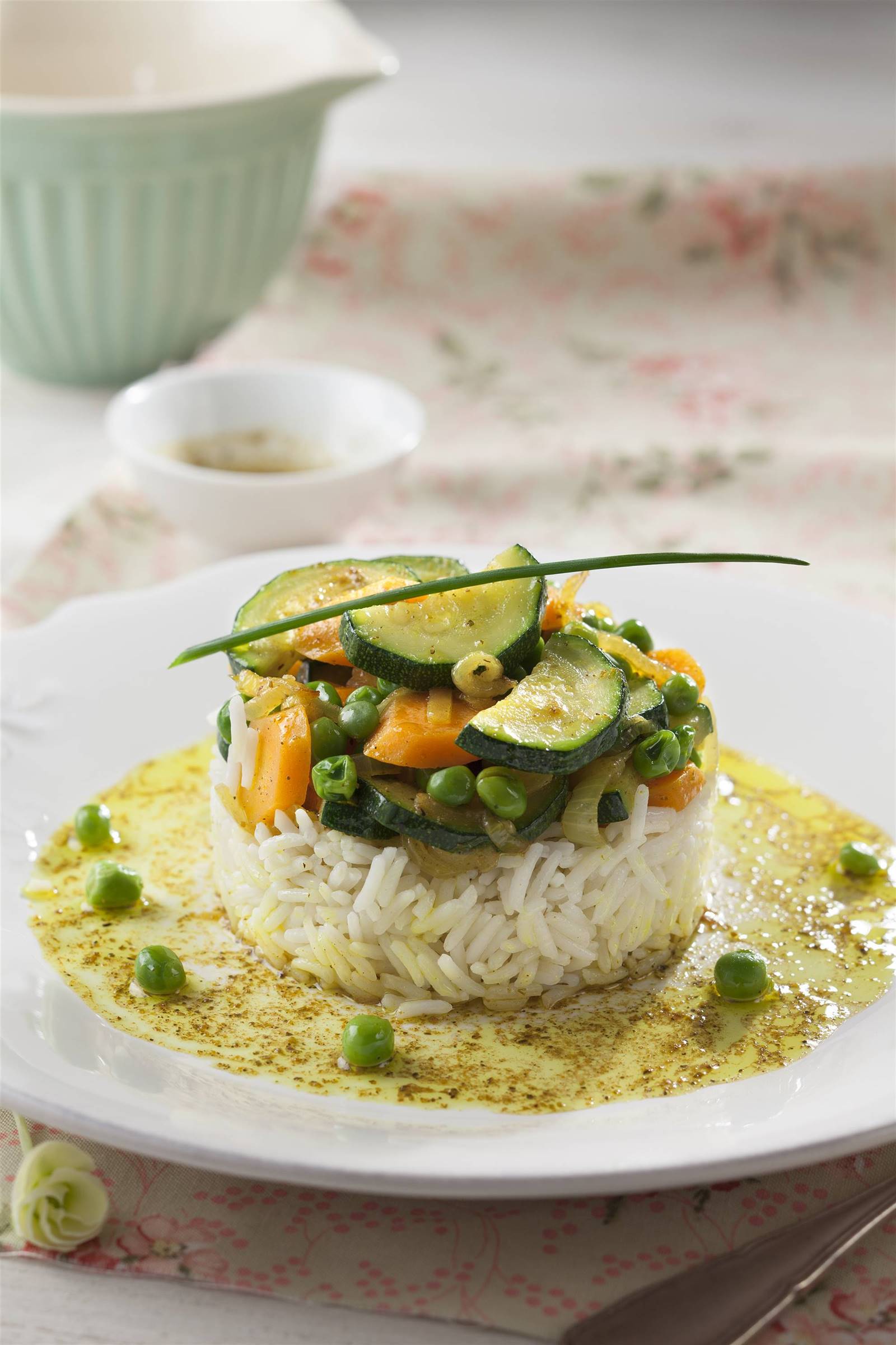 Timbal de arroz y verduras al curry