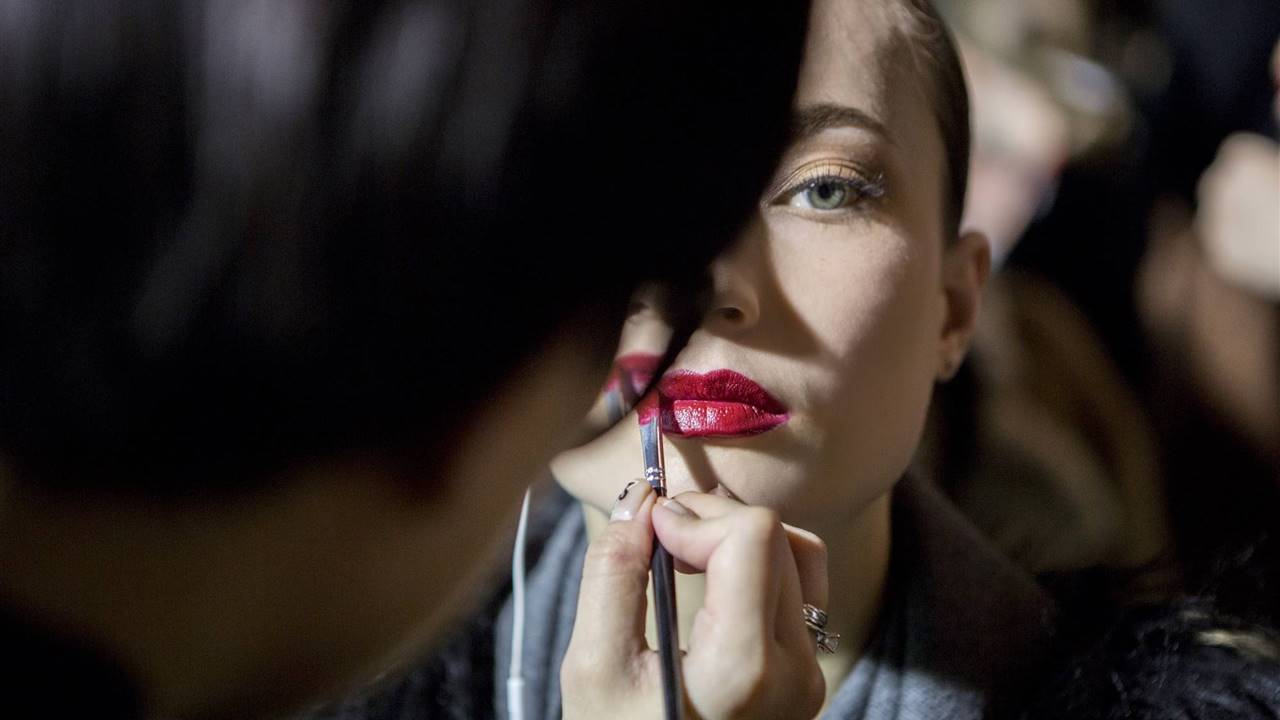 Rebajas 2022: 10 básicos de maquillaje de marcas de lujo que merece la pena comprar 