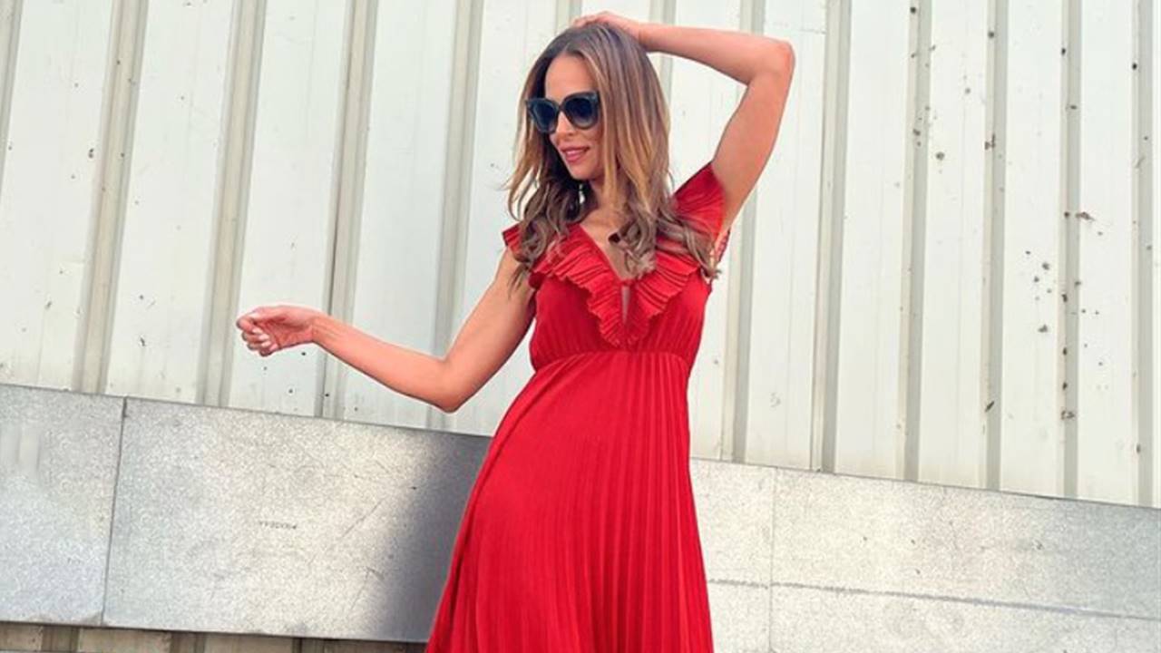 Eva González brilla con el vestido rojo de invitada efecto tipazo para las mujeres de más de 40