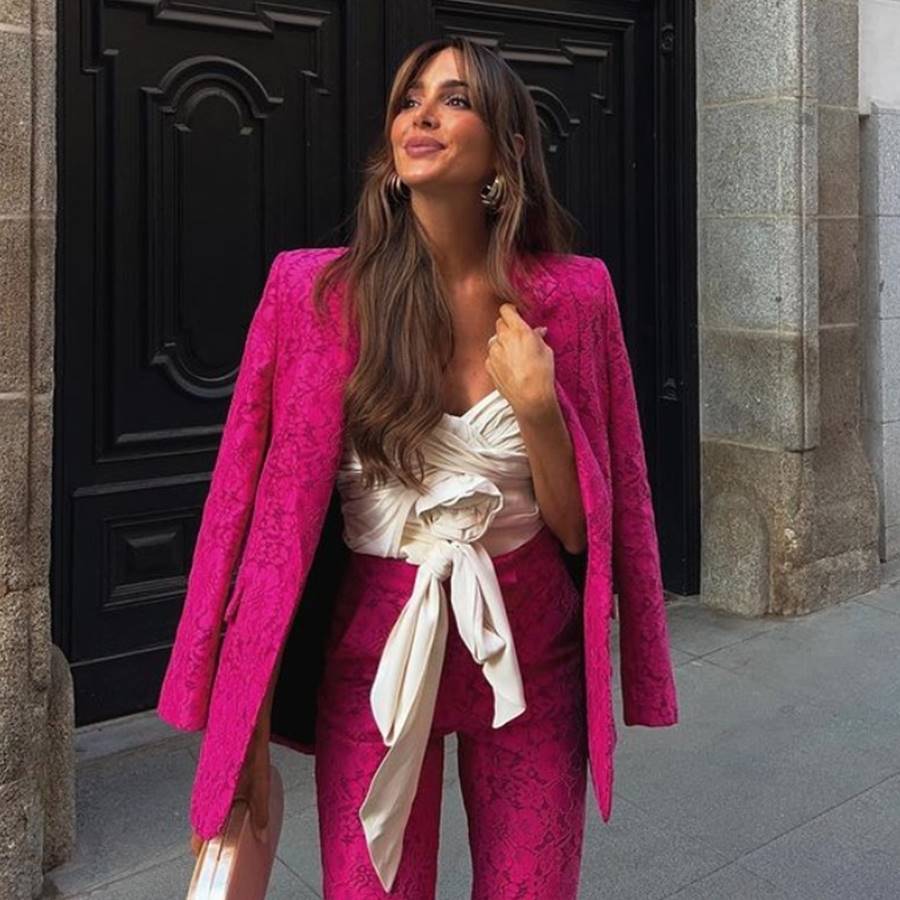Las influencers están agotando este traje rosa de Zara para volver con alegría a la oficina