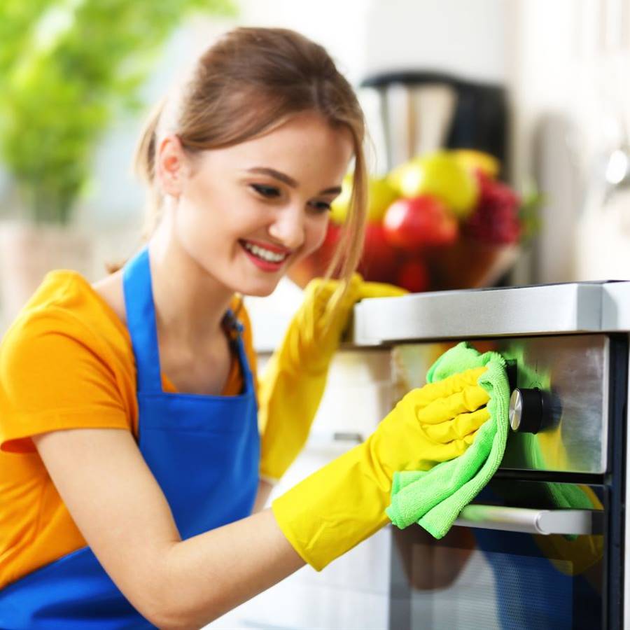 Cómo limpiar el horno fácilmente con agua y bicarbonato