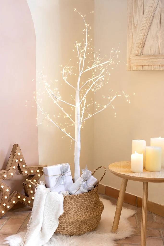 Cómo decorar el árbol de Navidad base sklum