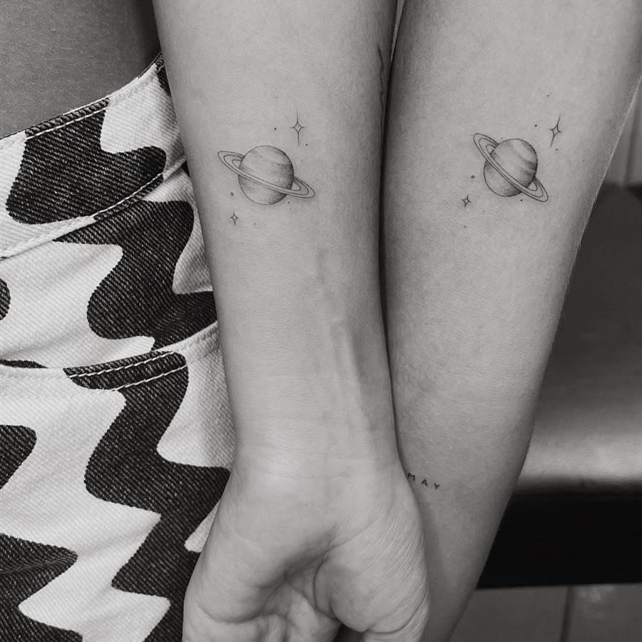 Tatuajes minimalistas para amigas: ideas bonitas y llenas de significado