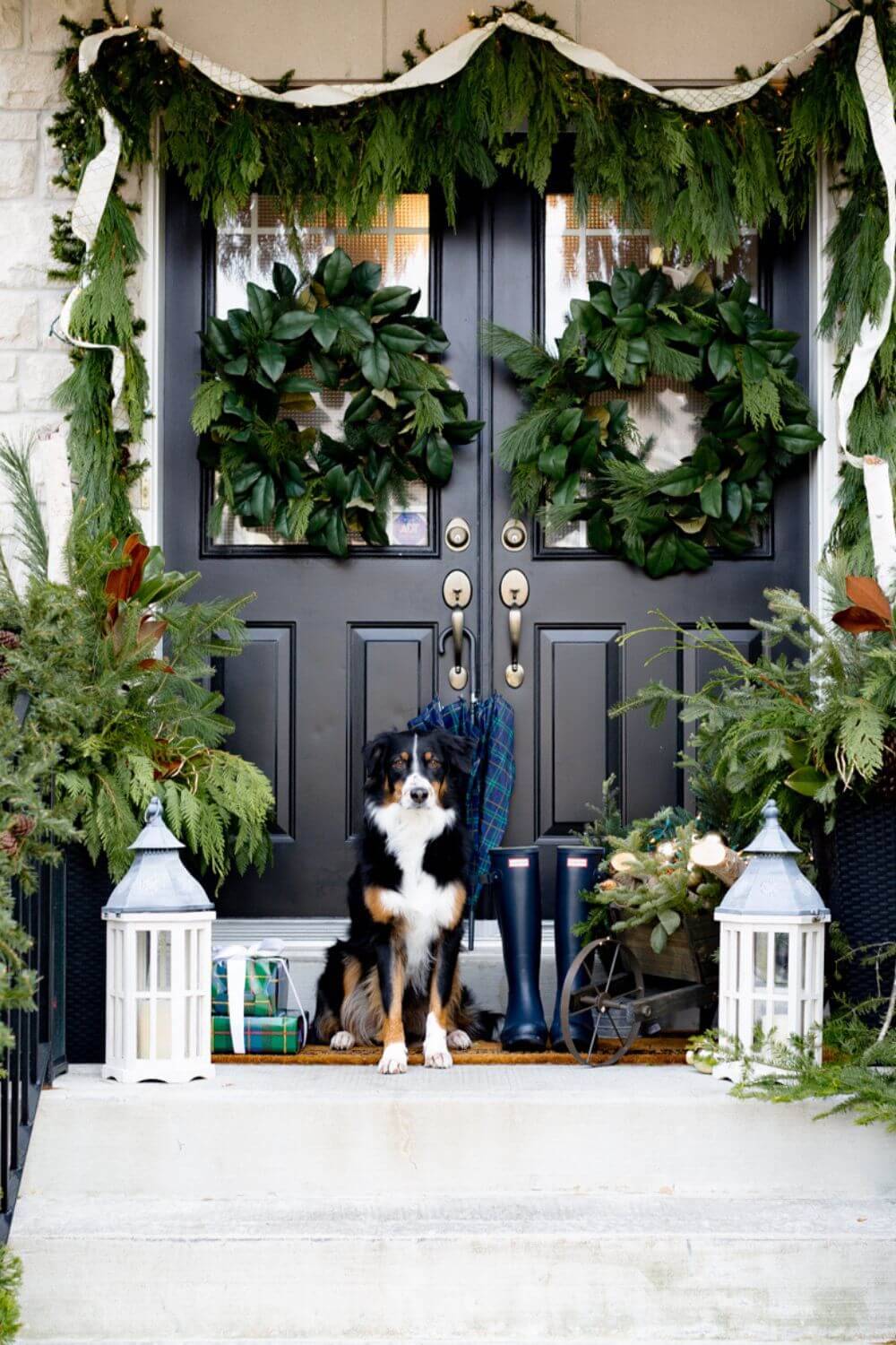 Decoraciones de Navidad para puertas de estilo natural