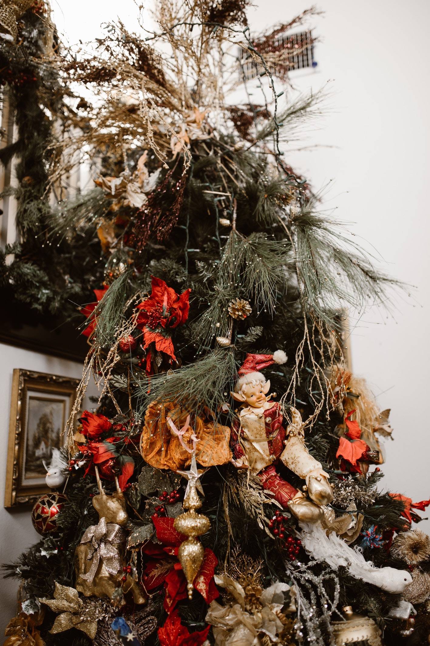 Cómo decorar el árbol de Navidad mezclando estilos