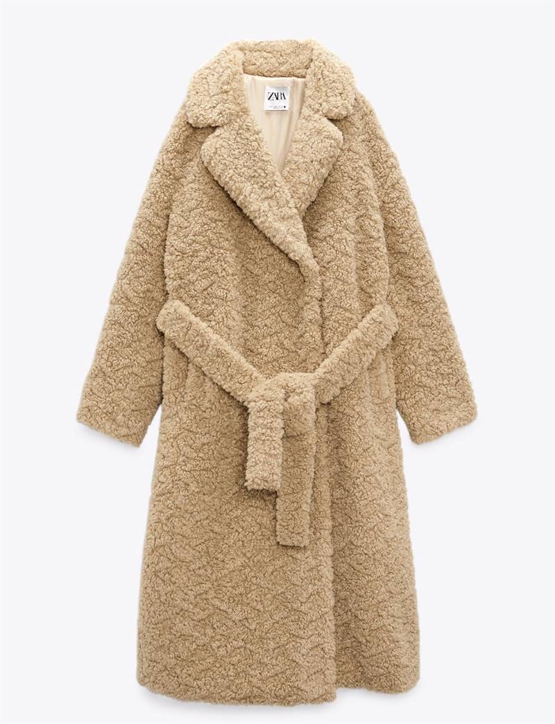 Abrigo borreguito camel de Zara