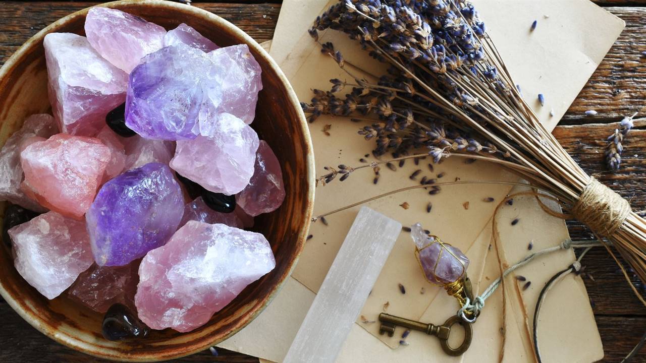 10 piedras preciosas de la buena suerte para atraer dinero, amor y salud a tu vida