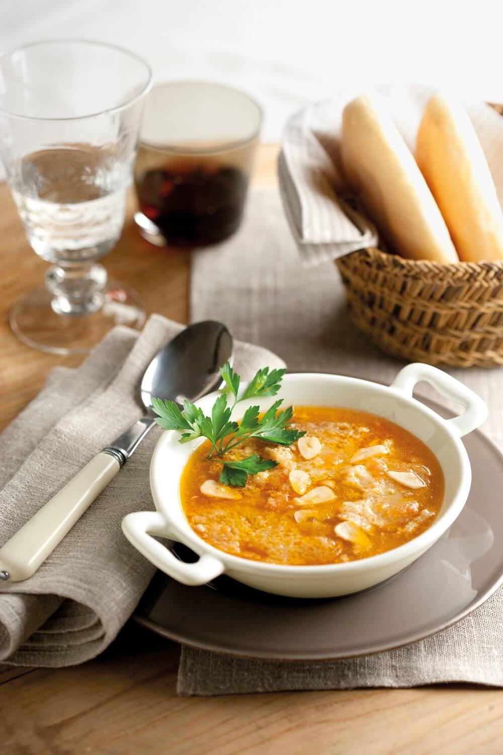 comidas típicas de Semana Santa sopa de ajo