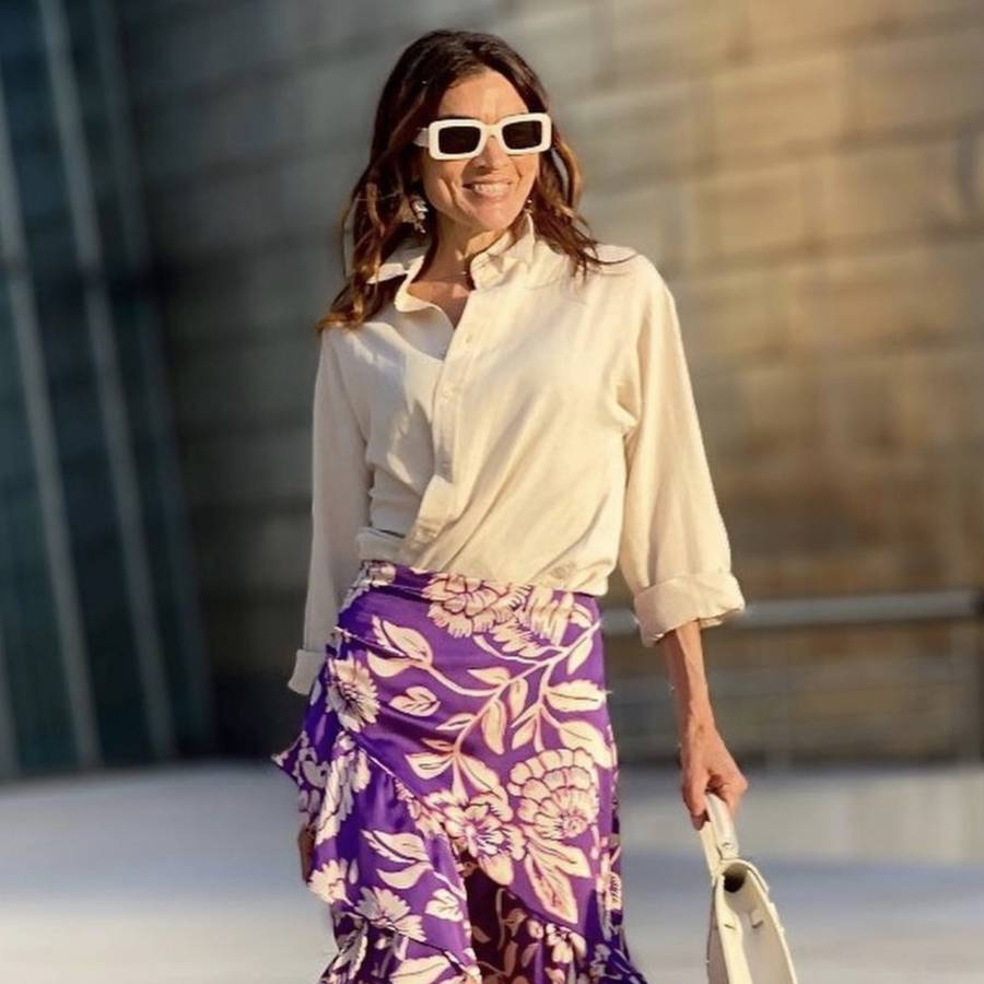 Esta falda pareo de Zara que agotan las de 50 queda perfecta con blusa blanca en primavera