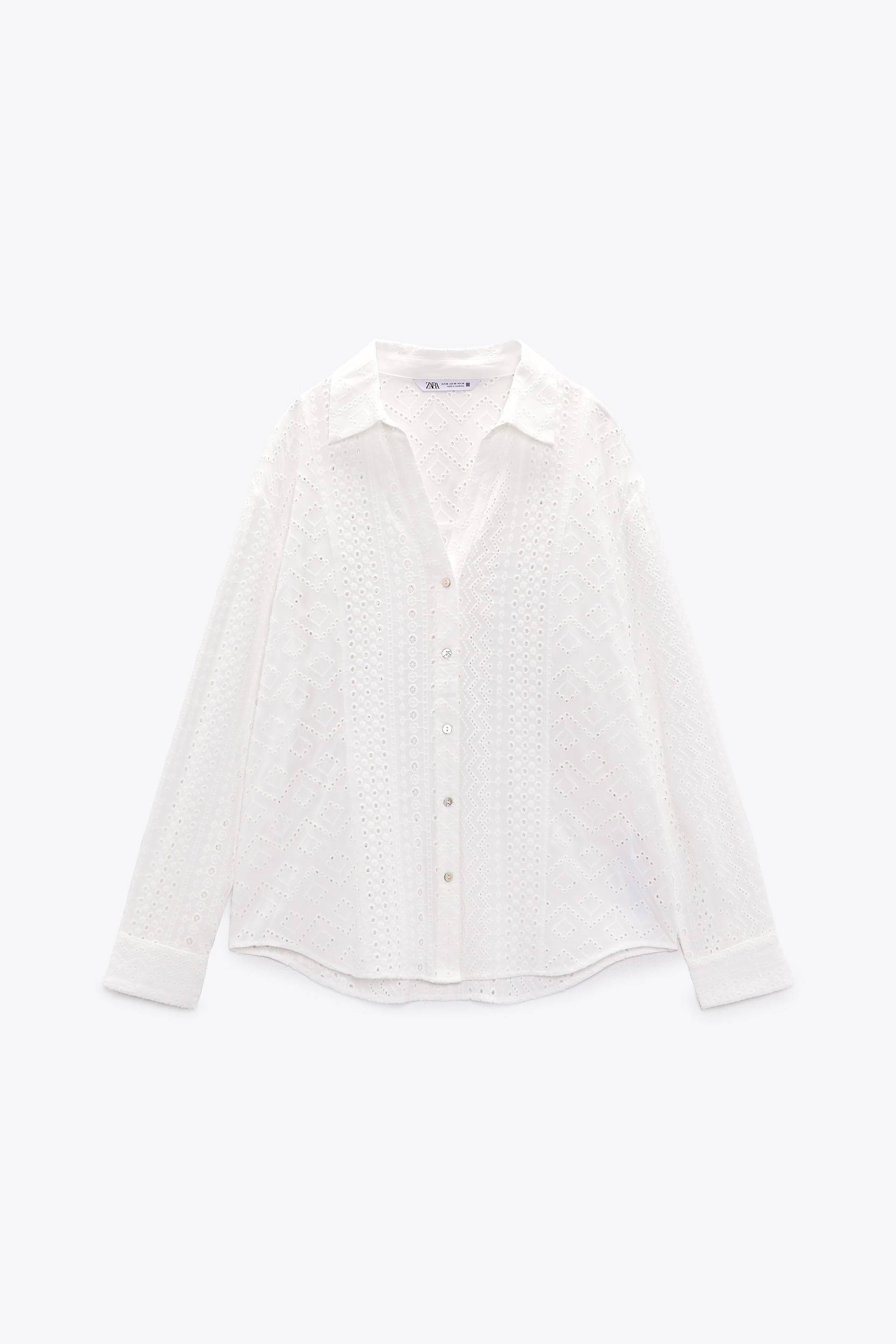 Blusa blanca con bordados perforados