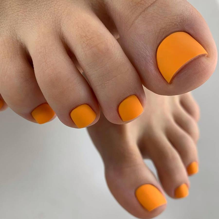 10 colores de uñas para los pies muy en tendencia este verano 2024 (para cualquier ocasión)