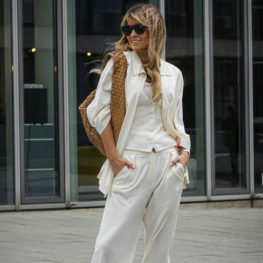 10 pantalones de vestir anchos de Zara muy elegantes que no marcan y hacen más alta