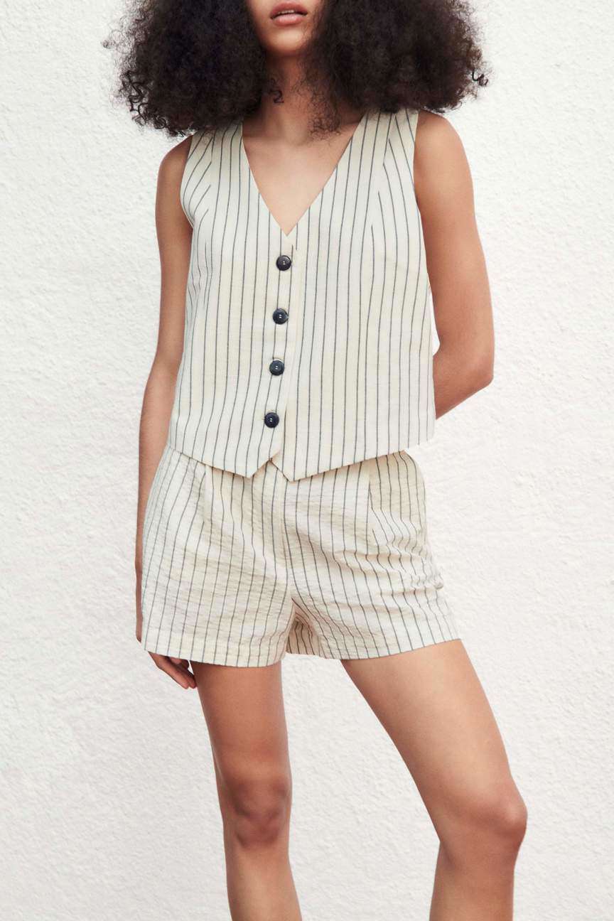 Pantalones cortos de rayas verticales de Zara