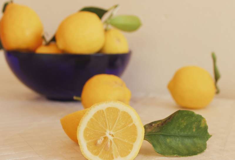 Truco del limón para limpiar almohada