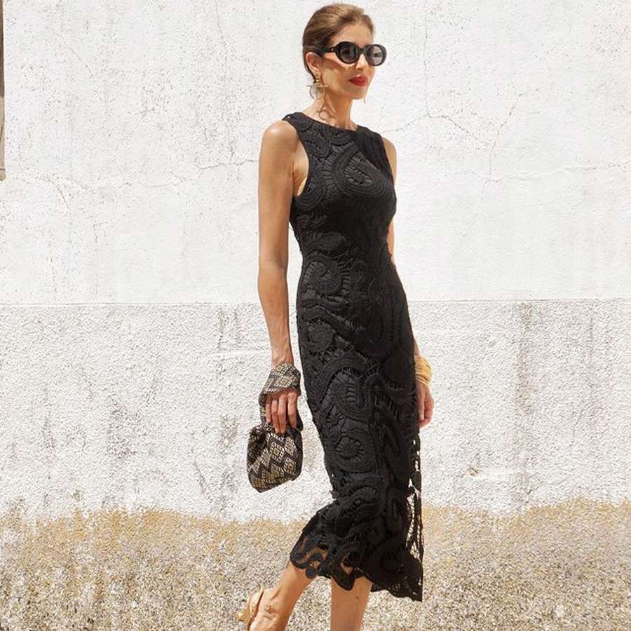El little black dress de H&M que agotarán las influencers +50: de crochet, entallado y muy favorecedor 