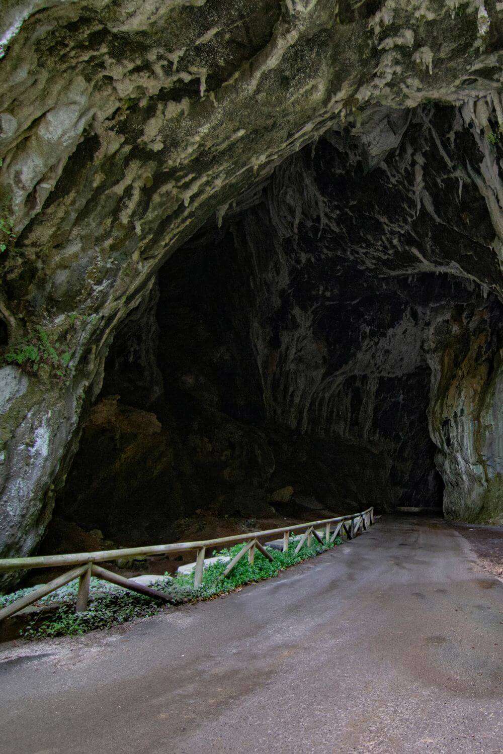 pueblos bonitos de Asturias Cuevas del Agua