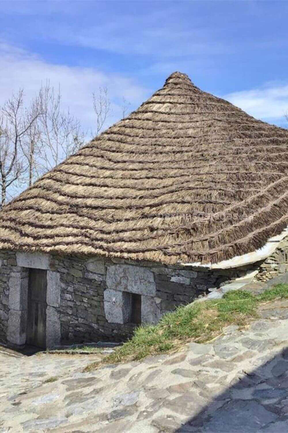 pueblos bonitos de asturias piedrafita del cebrero lugo