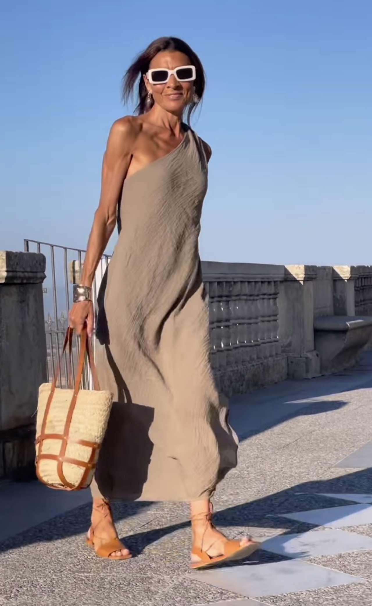 Ana Antolin vestido Massimo Dutti
