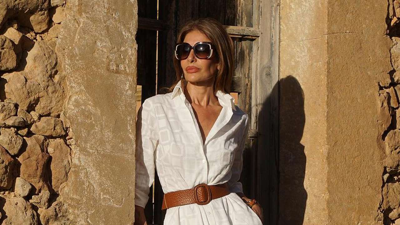 10 vestidos camiseros de Zara para mujeres elegantes de 50: largos y con manguita