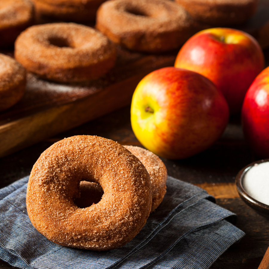 El postre de otoño más fácil: donuts de manzana al horno con solo 2 ingredientes