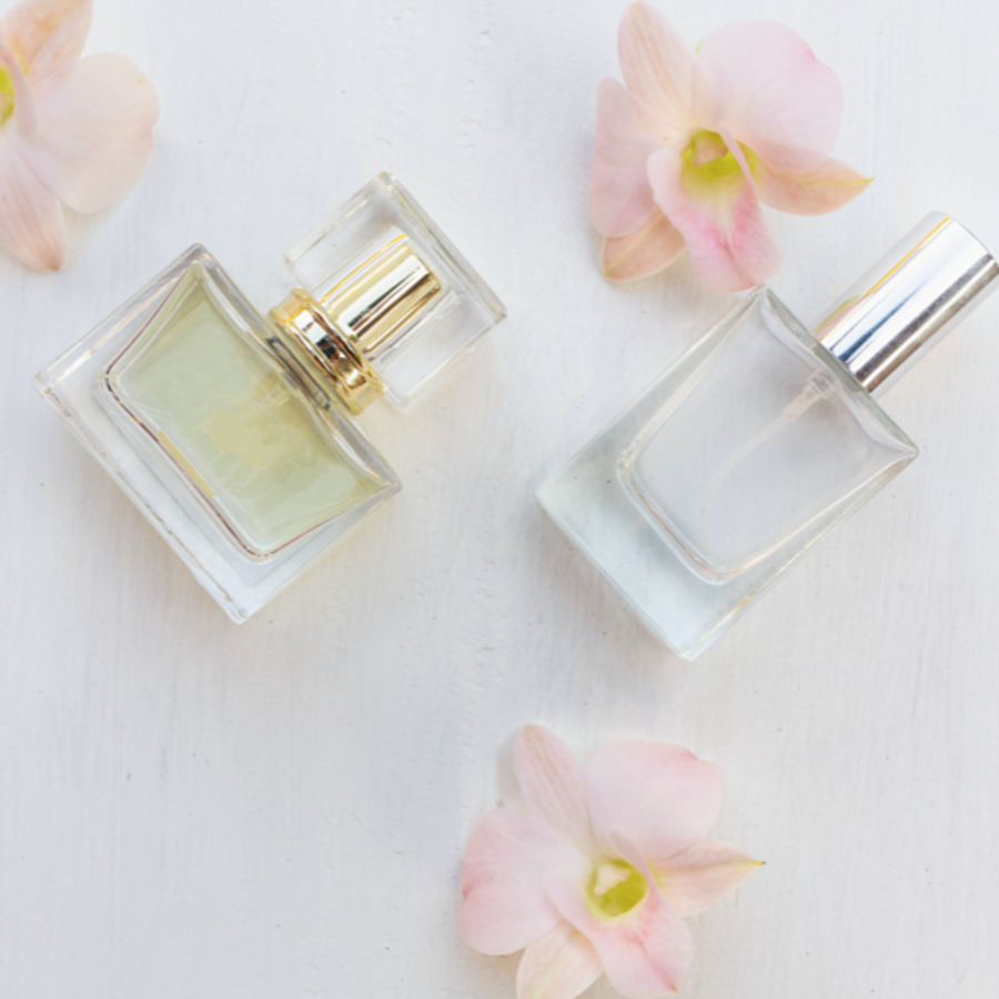 20 perfumes arrebatadores que llevan muy pocas mujeres (con aromas exclusivos y duraderos) 