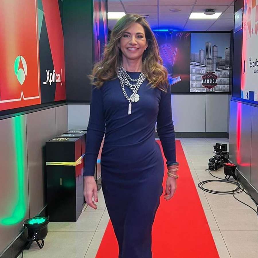 Mariló Montero arrasa con el vestido midi más femenino y sexy con efecto "tipazo" que mejor sienta a las mujeres +50