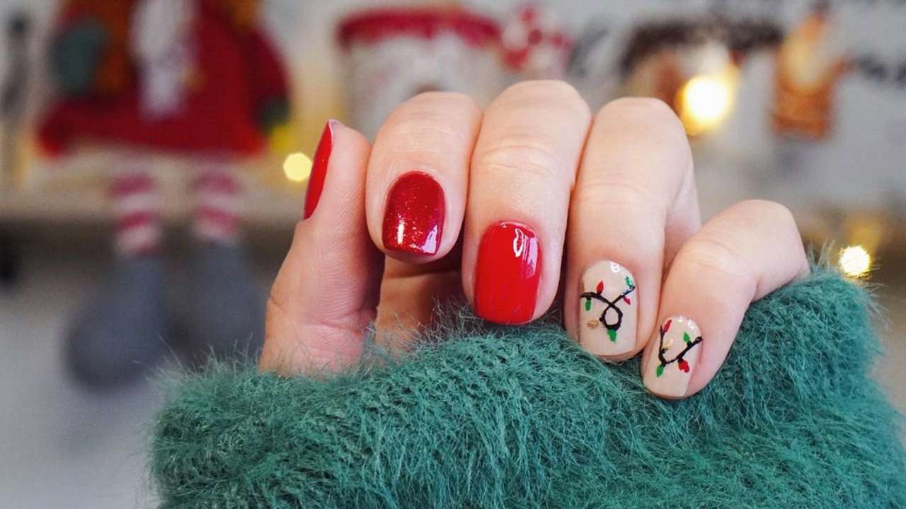 15 uñas cortas navideñas que serán las más pedidas en los salones (y puedes copiar fácil)