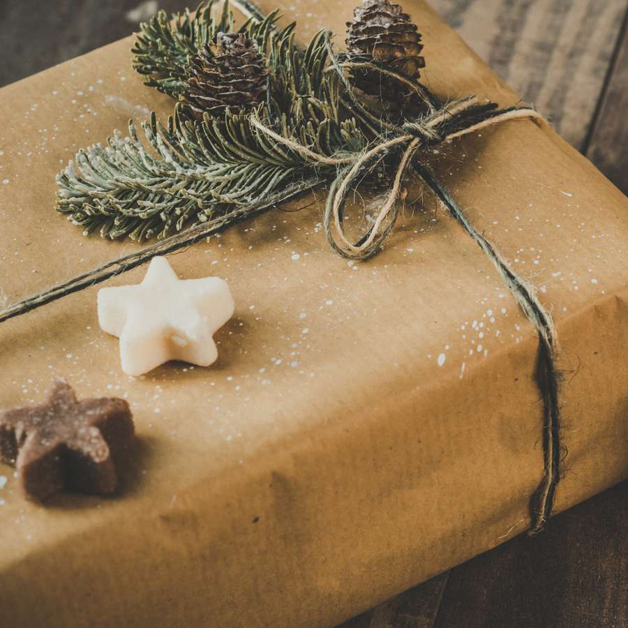 La cesta de Navidad que Mango da a sus empleados incluye vajilla y no tiene nada que envidiar a la de Inditex