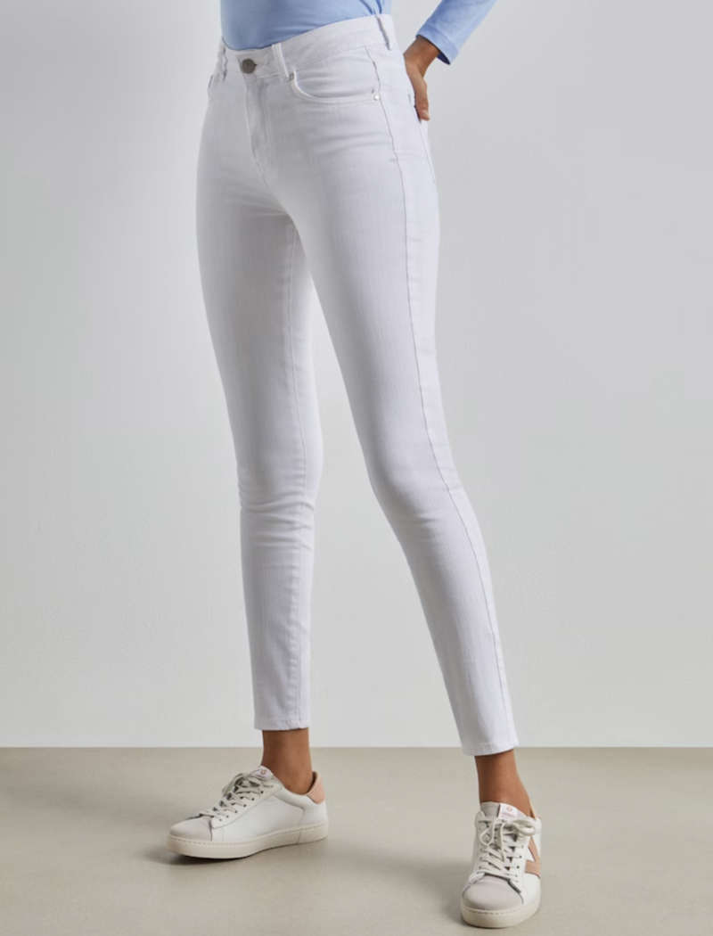 Jeans pitillos blancos