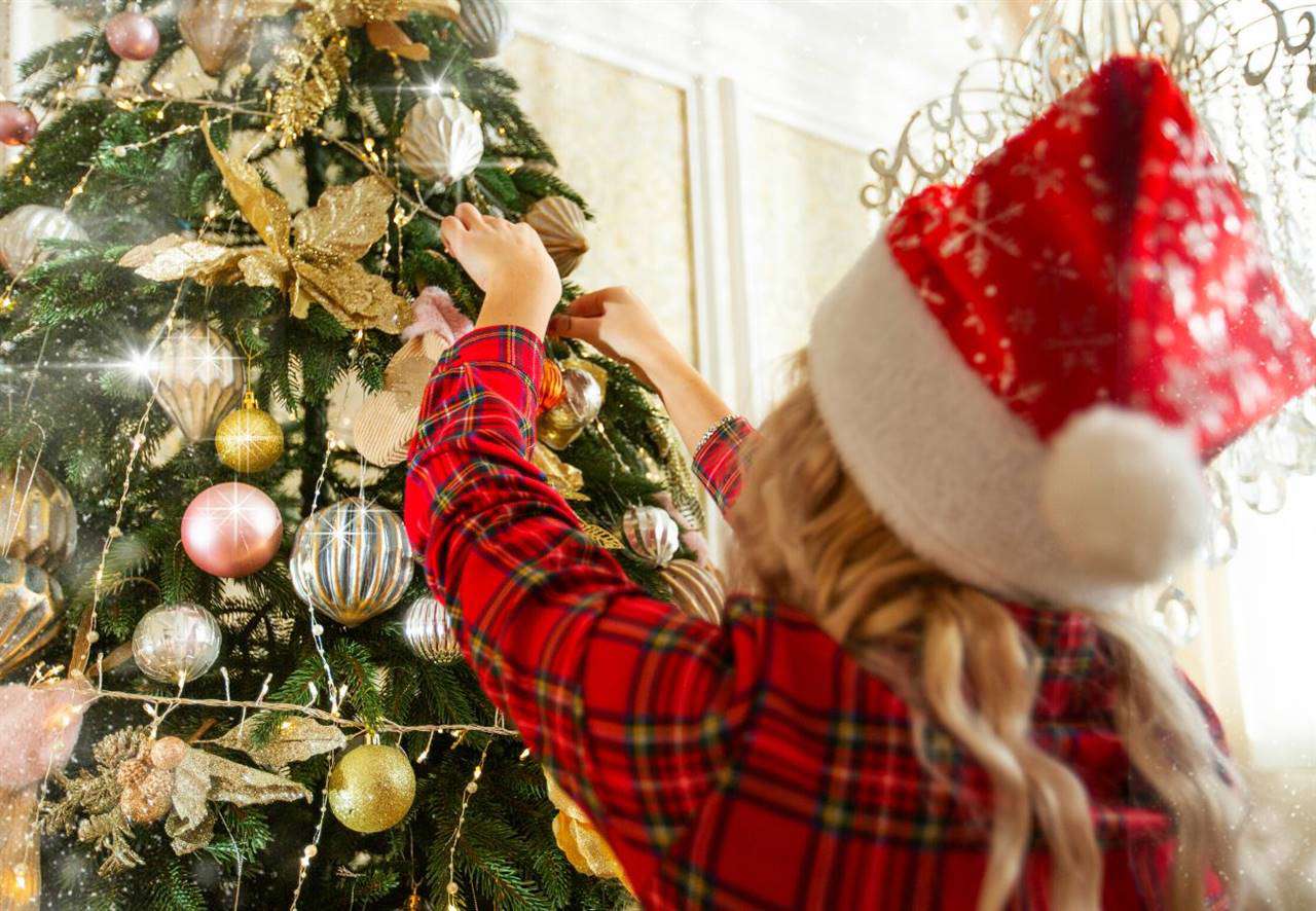 Calculadora online para saber cuántas bolas y luces necesita tu árbol de Navidad