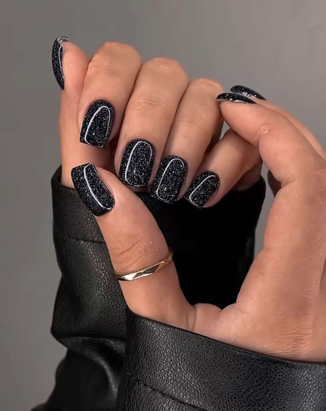 Black glitter nails