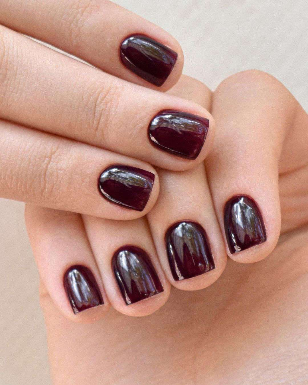 15 uñas permanentes bonitas para inspirarte: burgundy