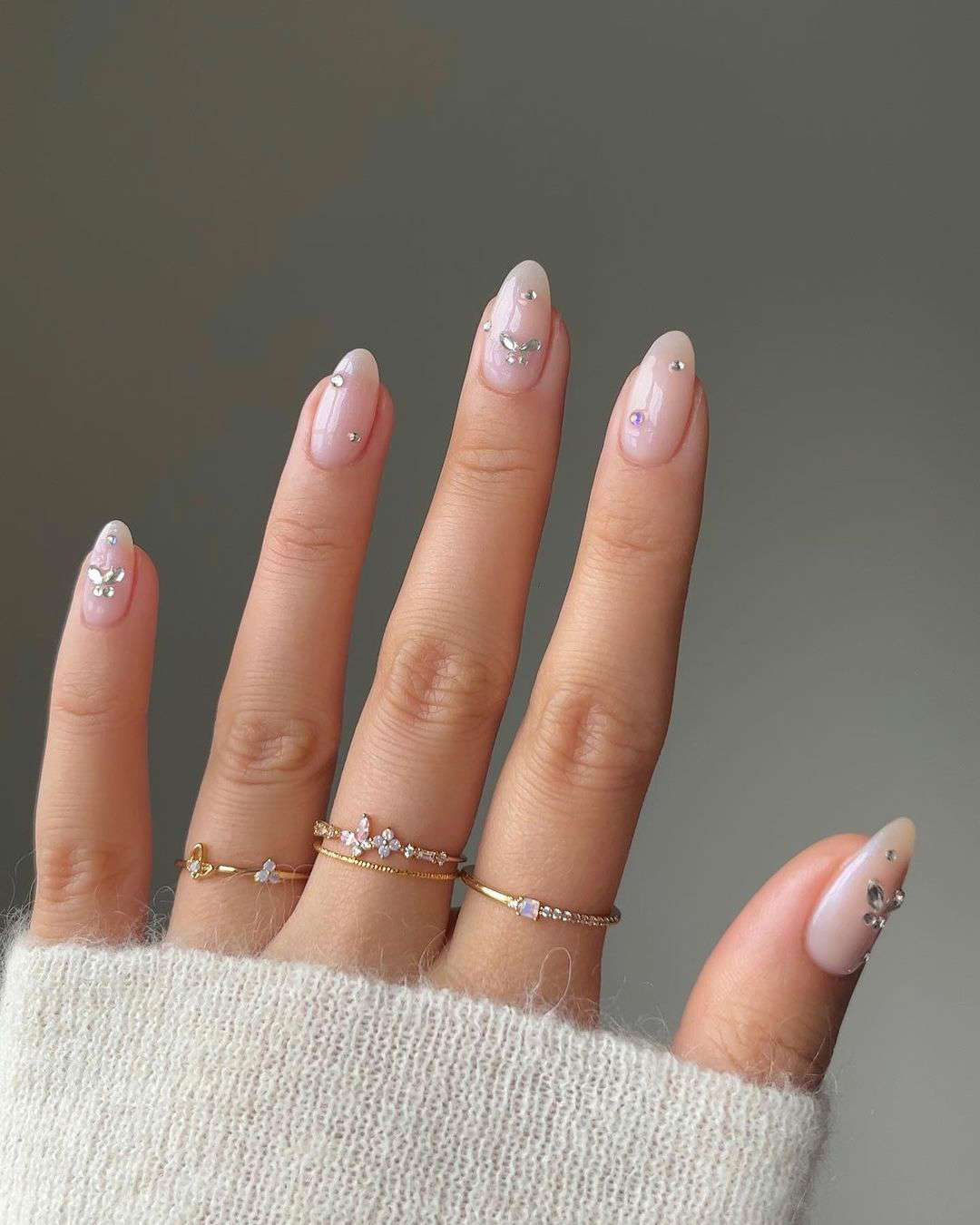15 uñas permanentes bonitas para inspirarte: con pedrería