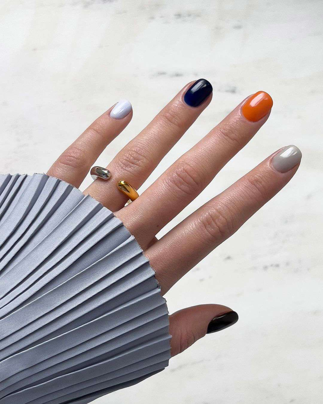 15 uñas permanentes bonitas para inspirarte: una de cada color