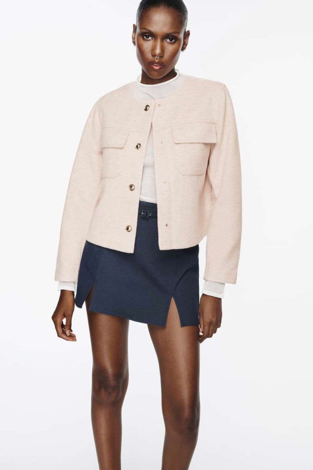 Las 5 tendencias de moda 2024 según Marta Ortega: chaqueta tipo Chanel