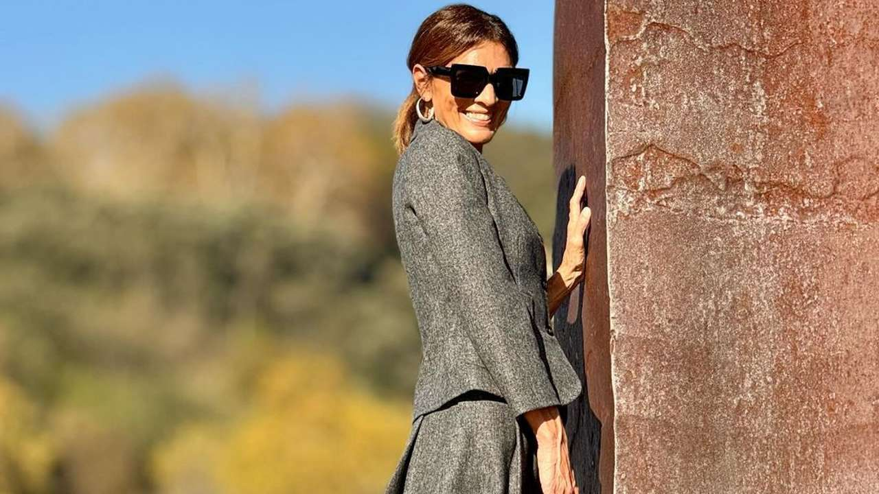 10 faldas largas de punto de Zara y Mango para llevar con medias y botines este invierno: elegantes y en tendencia