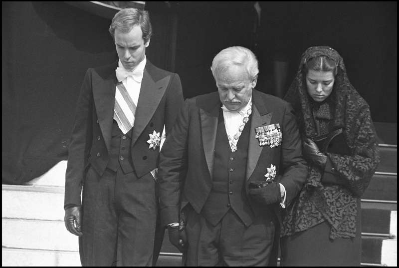 Raniero, Alberto y Carolina de Mónaco en el funeral de Grace Kelly